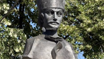 VIDEO Bihor: Avram Iancu a fost comemorat la Oradea; o ceremonie militară și una religioasă – la bustul eroului național