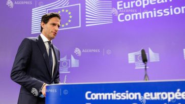 Wopke Hoekstra: Vânzările spectaculoase de vehicule electrice slăbesc presiunile pentru standarde mai reduse de mediu