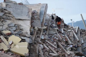 Cutremure în Venezuela/ Țările de Jos trimit o echipă de salvatori cu câini