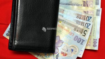 Peste 70 % dintre români descriu situația economică a țării în termeni negativi; prețurile la energie și inflația, principalele îngrijorări (studiu)