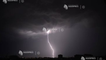 Meteo București: Instabilitate atmosferică accentuată, averse și intensificări ale vântului, până vineri seara