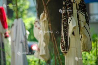 ZIUA IEI/Timiș: Ziua Iei și Sânzienele, o horă a tradițiilor cu portul popular bănățean