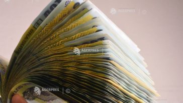 Câștigul salarial mediu net a scăzut la 5.843 lei în aprilie, față de luna precedentă (INS)