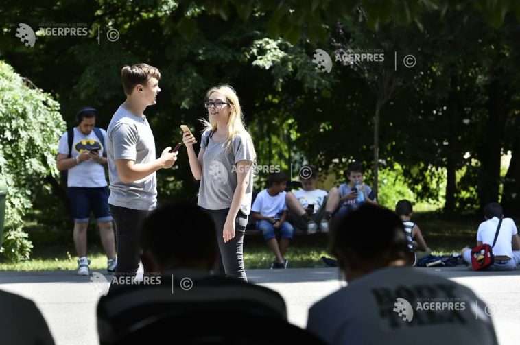 Sondaj World Vision: Anxietatea, presiunea școlii și lipsa dialogului cu adulții, principalele probleme ale adolescenților