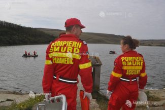 Prahova: Bărbat de 41 de ani, scos inconștient din Lacul Măneciu; se efectuează manevre de resuscitare