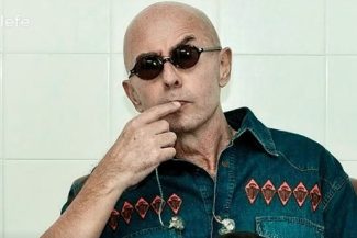 Argentina – Mii de argentinieni i-au adus un omagiu lui Carlos Solari, artist rock de renume care a murit la vârsta de 77 de ani/ VIDEO