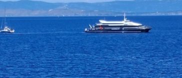 Patru cehi morţi într-o coliziune, la Marea Adriatică, în largul Croaţiei, între un catamaran croat cu peste 100 de persoane la bord şi un velier francez cu opt cehi la bord. Trei cehi răniţi uşor, unul rănit grav la coloana vertebrală