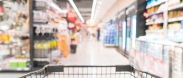 Marii retaileri, nemulţumiţi de modificările privind plafonarea preţurilor la alimente: Se creează regimuri preferenţiale fiscale în interiorul lanţului comercial