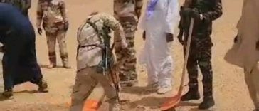 Aproape 50 de persoane au murit de sete în deşertul Sahara după ce camionul în care se aflau s-a defectat. Există doi supravieţuitori
