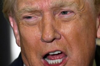 Iranul şi-a luat ”prea mult timp pentru ca să negocieze” şi va trebui ”să plătească preţul”, ameninţă Trump. ”Iranul vorbeşte mult şi nu face nimic. Tiranul din Orientul Mijlociu este MORT!!!”