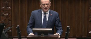Polonia va interzice telefoanele în şcoli şi va restricţiona accesul la conţinutul pornografic