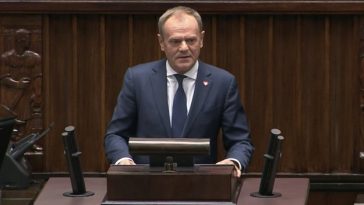 Polonia va interzice telefoanele în şcoli şi va restricţiona accesul la conţinutul pornografic