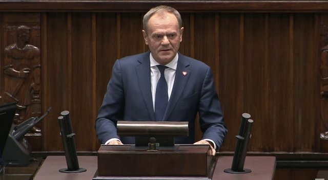 Polonia va interzice telefoanele în şcoli şi va restricţiona accesul la conţinutul pornografic