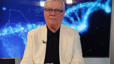 Prof. dr. Petre Brătilă: Eu le spun pacientelor: este ca şi cum aţi mânca cozonac, în loc de pâine neagră. Prin asta pot să sumarizez cam ce înseamnă avantajele chirurgiei robotice, în primul rând pentru pacientă