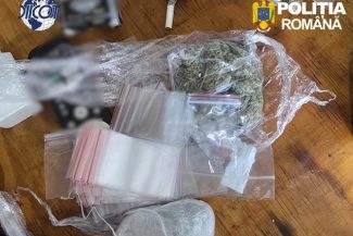 Percheziţii în Bucureşti şi în judeţele Ilfov şi Dâmboviţa, la o grupare formată din cetăţeni srilankezi care vindeau droguri direct sau la petreceri/ La o petrecere organizată de un membru al grupării, un tânăr a murit după un cocktail de droguri