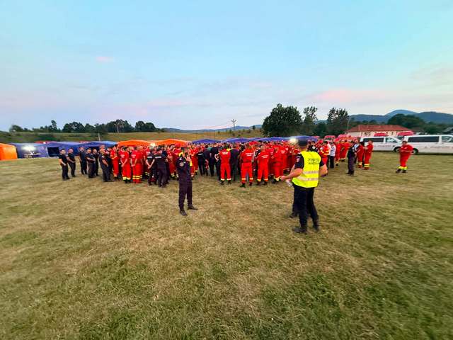 Departamentul pentru Situaţii de Urgenţă acordă ajutor sutelor de victime exploatate sub paravanul unei asociaţii umanitare, din Bihor/ Linie TelVerde pusă la dispoziţia rudelor pentru informaţii privind locaţia şi starea bolnavilor – FOTO