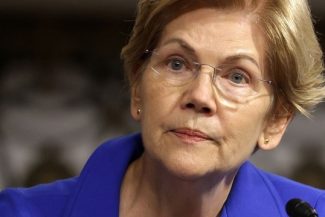 Elizabeth Warren cere amânarea listării SpaceX, invocând riscuri privind evaluarea companiei şi guvernanţa corporativă