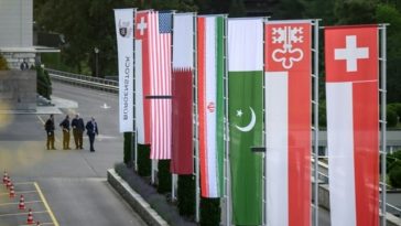 Iranul vrea să păstreze controlul Strâmtorii Ormuz, după încheierea rundei de negocieri, inclusiv tehnice, cu SUA în Elveţia. Acord în vederea deblocării unor active de 12 mld. $ în două tranşe. Teheranul nu confirmă că a acceptat să primească din nou ins