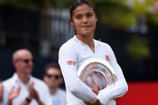 Vekic a învins-o pe Răducanu la Queen’s, câştigând primul său titlu WTA 500 / Montgomery, primul trofeu WTA după ce Krejcikova s-a retras din finala Libema Open