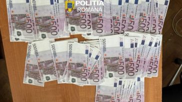 Doi orădeni acuzaţi că au falsificat aproape jumătate de milion de euro în cupiură de 500 şi 1.000 de franci elveţieni au fost reţinuţi/ Aceştia au fost prinşi în flagrant în timp ce încercau să comercializeze o parte a banilor falşi în Satu Mare