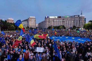 Manifestaţie anunţată vineri în Piaţa Victoriei: E nevoie să apărăm democraţia!
