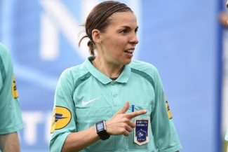 Arbitra Stephanie Frappart, numită de UEFA Refereeing Officer