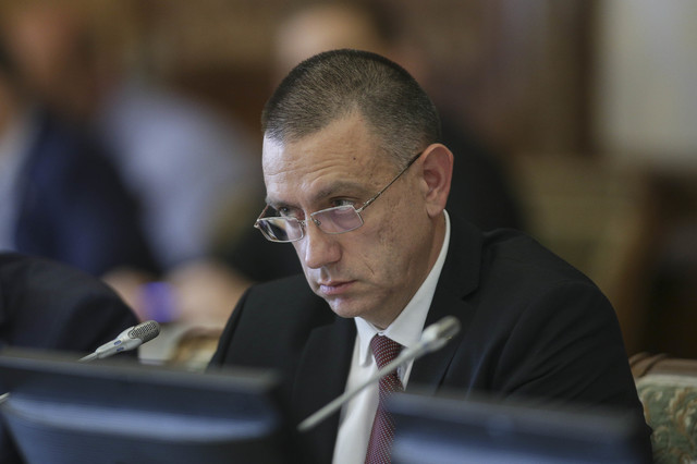 ADRIAN VEŞTEA, DESEMNAT PREMIER – Fifor (PSD): Orice propunere care poate contribui la constituirea unei formule de guvernare viabile, capabile să genereze o majoritate parlamentară stabilă, trebuie analizată cu responsabilitate şi seriozitate