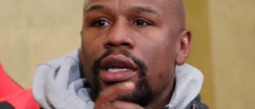 Meciul demonstrativ dintre Floyd Mayweather şi grecul Zambiadis a fost anulat. Care este motivul