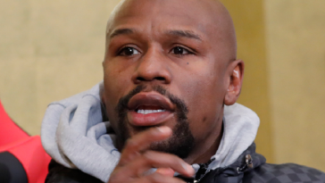 Meciul demonstrativ dintre Floyd Mayweather şi grecul Zambiadis a fost anulat. Care este motivul