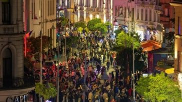 Tur ghidat, dezbatere despre reducerea riscului seismic şi activităţi pentru public, duminică, la „Străzi Deschise – Bucureşti”