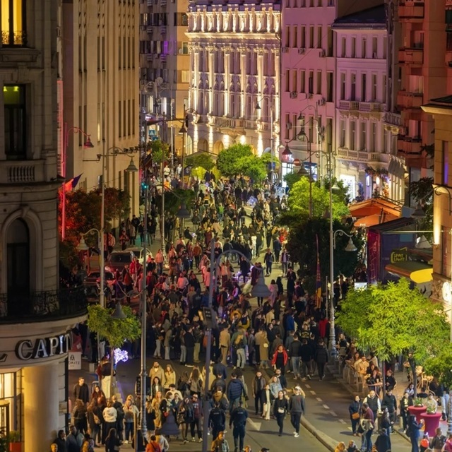 Tur ghidat, dezbatere despre reducerea riscului seismic şi activităţi pentru public, duminică, la „Străzi Deschise – Bucureşti”