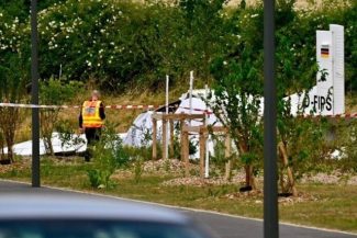 Unsprezece morţi în Franţa, pilotul şi două grupuri de câte cinci paraşutişti şi infirmieri, în urma prăbuşirii unui avion civil, la un ”botez al aerului”