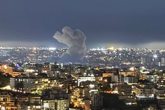 Israelul loveşte din nou Beirutul după ce Hezbollah a lansat tiruri peste graniţă
