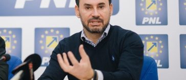 ADRIAN VEŞTEA, DESEMNAT PREMIER – Gheorghe Falcă îl numeşte pe Veştea ”lebăda neagră de la Braşov”: Cine acceptă să fie folosit împotriva propriului partid intră într-o zonă politică foarte gravă, care se rezolvă într-un singur fel. Excluderea!