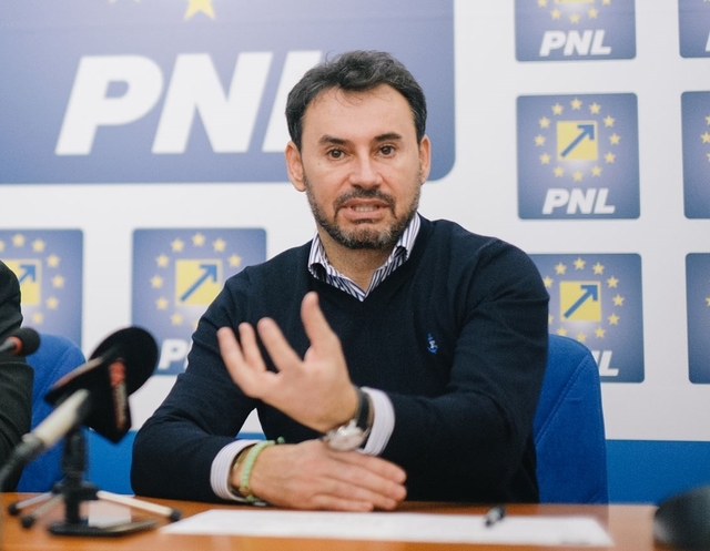 ADRIAN VEŞTEA, DESEMNAT PREMIER – Gheorghe Falcă îl numeşte pe Veştea ”lebăda neagră de la Braşov”: Cine acceptă să fie folosit împotriva propriului partid intră într-o zonă politică foarte gravă, care se rezolvă într-un singur fel. Excluderea!