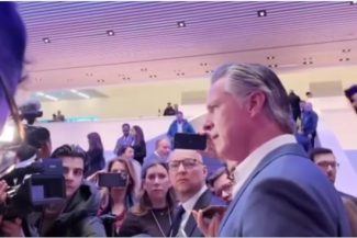 Anchetele împotriva guvernatorului Californiei Gavin Newsom, posibil candidat la alegerile prezidenţiale, nu au fost dispuse de administraţia Trump, potrivit unei surse apropiate cazului