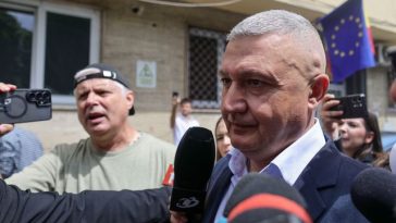 Nicuşor Dan spune că a avut o discuţie cu generalul Gheorghiţă Vlad: O să mai am una