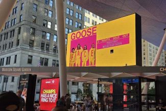 Un bărbat a murit după ce a căzut de la înălţime în timpul unui concert rock la Madison Square Garden