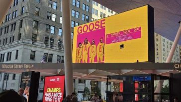 Un bărbat a murit după ce a căzut de la înălţime în timpul unui concert rock la Madison Square Garden