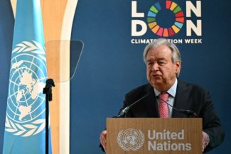 Secretarul general al ONU Antonio Guterres le cere patronilor giganţilor AI ”să spună întregul adevăr” despre costul climatic al AI. El le cere să măsoare şi să publice amprenta de mediu şi să se angajeze să treacă la energii regenerabile