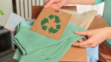 Scădere drastică de până la 50% a comenzilor în industria textilelor. Toată lumea încearcă să scape de stocuri, în contextul reglementărilor privind sustenabilitatea