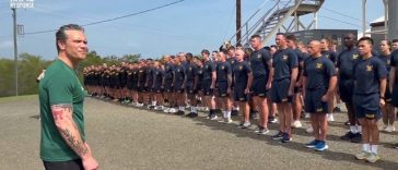 Secretarul american al Apărării Pete Hegseth avertizează Cuba, într-o vizită la Guantanamo, să nu cumpere armament care să ameninţe SUA, după ce presa americană a dezvăluit că Havana a cumpărat peste 300 de drone şi discută planuri să le folosească împotr