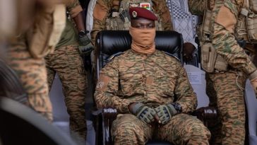 Burkina Faso îşi întrerupe relaţiile diplomatice cu Franţa, Parisul ”regretă” o ”decizie ostilă şi fără fundament”