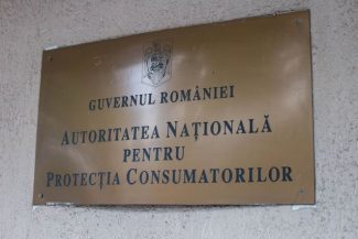 Şeful Serviciului Corpului de Control din cadrul ANPC, cercetat de DNA pentru că a primit de la reprezentantul unui club din Mamaia suma de 15.000 de lei pentru ca localul respectiv să nu fie amendat şi închis temporar