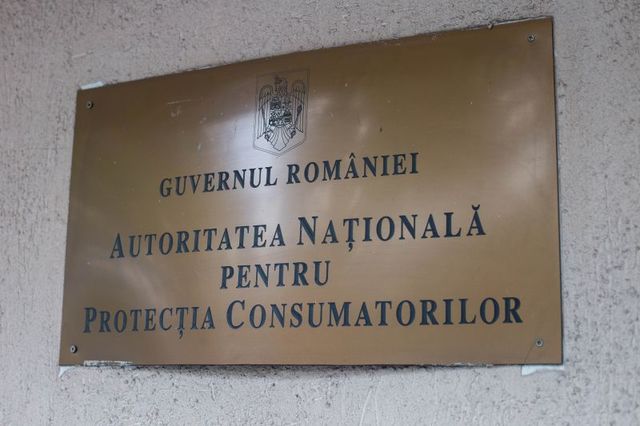 Şeful Serviciului Corpului de Control din cadrul ANPC, cercetat de DNA pentru că a primit de la reprezentantul unui club din Mamaia suma de 15.000 de lei pentru ca localul respectiv să nu fie amendat şi închis temporar