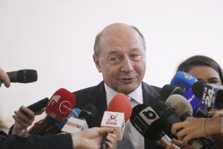 Băsescu afirmă că actuala criză politică este ”dâmboviţeană sută la sută”: Noi nu avem nevoie de duşmani din afară. Ne rezolvăm singuri