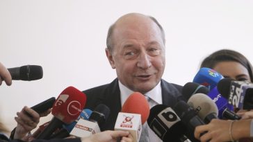 Băsescu afirmă că actuala criză politică este ”dâmboviţeană sută la sută”: Noi nu avem nevoie de duşmani din afară. Ne rezolvăm singuri