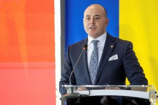 Liberalul Alexandru Muraru, despre un guvern minoritar PSD: Va închide lumina în cameră, va începe iar spolierea bugetelor publice, capturarea instituţiilor şi va începe să arunce cu pomeni electorale. Ghilotina moţiunii de cenzură va veni repede