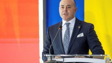 Liberalul Alexandru Muraru, despre un guvern minoritar PSD: Va închide lumina în cameră, va începe iar spolierea bugetelor publice, capturarea instituţiilor şi va începe să arunce cu pomeni electorale. Ghilotina moţiunii de cenzură va veni repede