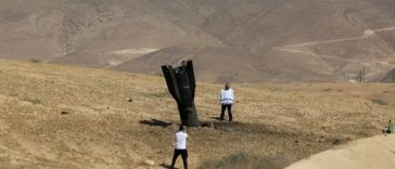 Palestinienii, prinşi la mijloc între coloniştii israelieni şi Hamas, trag un semnal de alarmă, într-un raport, o Comisie mandatată de ONU. Coloniştii consideră că poartă un ”război sfânt” menit să elibereze întregul teritoriu al Israelului